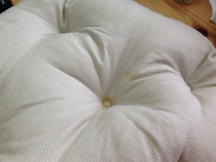 衣服や布についた油汚れを簡単にキレイさっぱりなかったことにする方法。